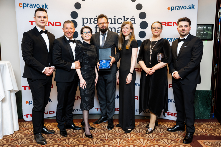 OPÄŤ SME SA STALI JEDNOU Z PRÁVNICKÝCH FIRIEM ROKA